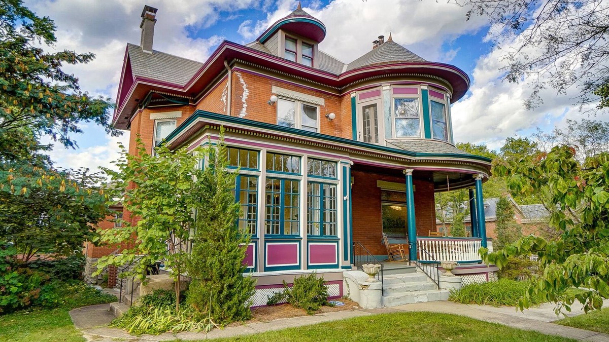 Latonia House | Queen Ann Historic Mansion