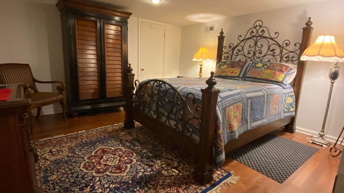 Jefferson Other | Queen Bed in Farmhouse on rural sheep and goat farm