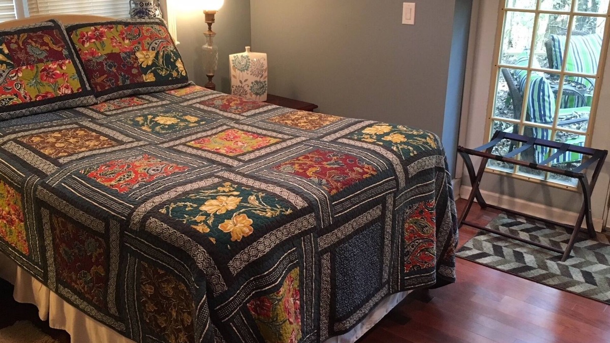 Jefferson Other | Queen Bed in Farmhouse on rural sheep and goat farm