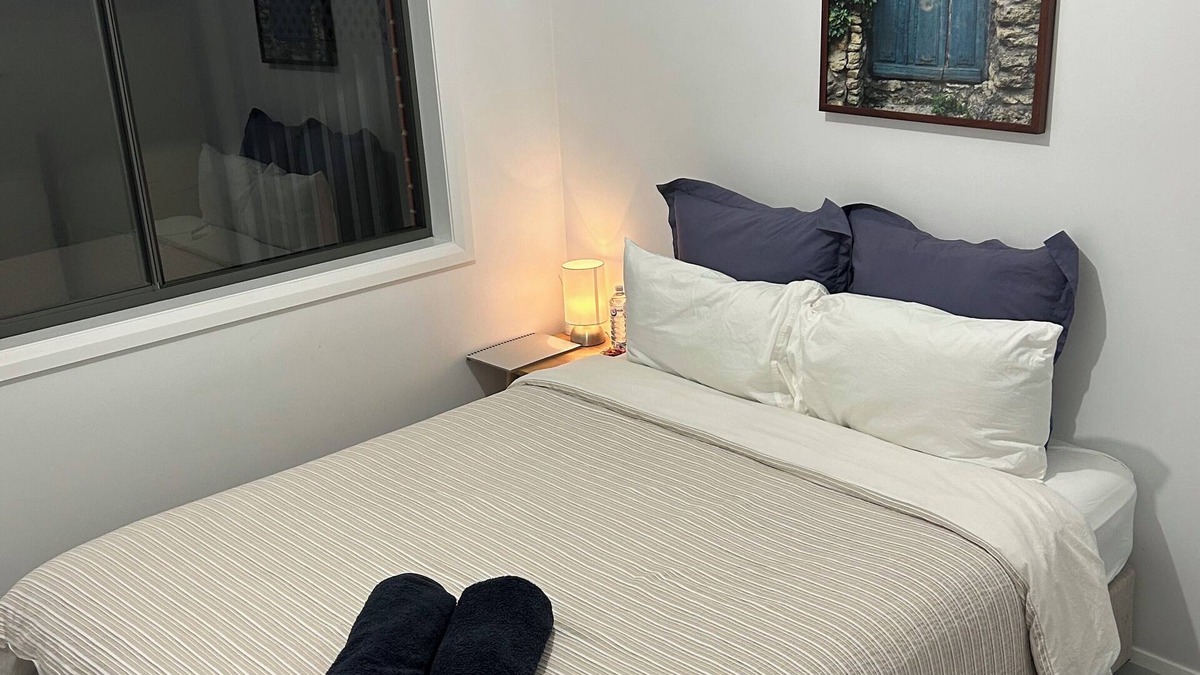 Mildura House | Queen Bed private room