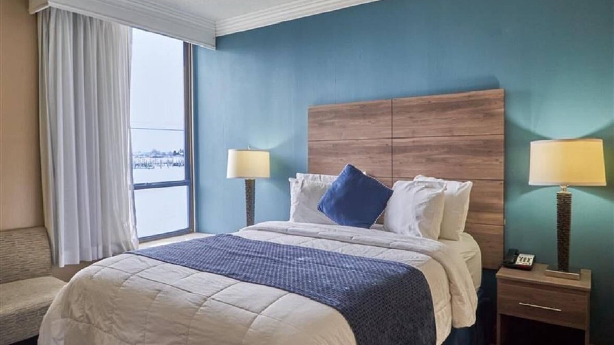 Fairhaven Hotel | Queen Bed Standard View