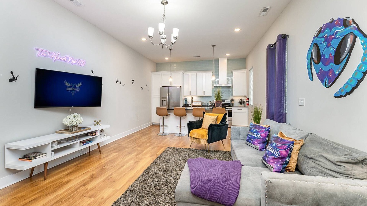 Third Ward House | Queen City Special: 10% Off 3+ nights!