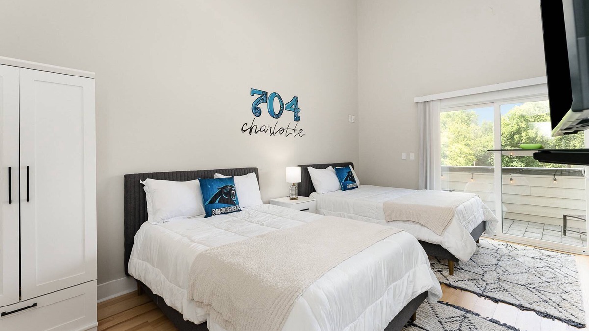Third Ward House | Queen City Special: 10% Off 3+ nights!