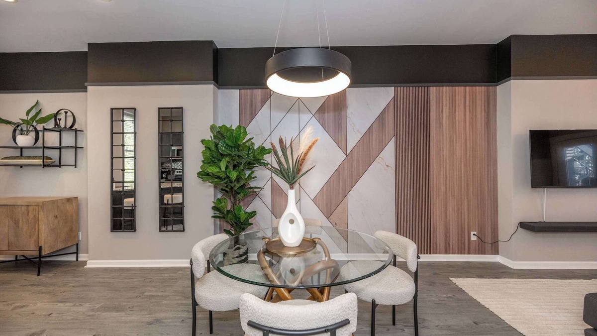 Mount Auburn Apartment | Queen City Views 3 – Chic 2 BDR!