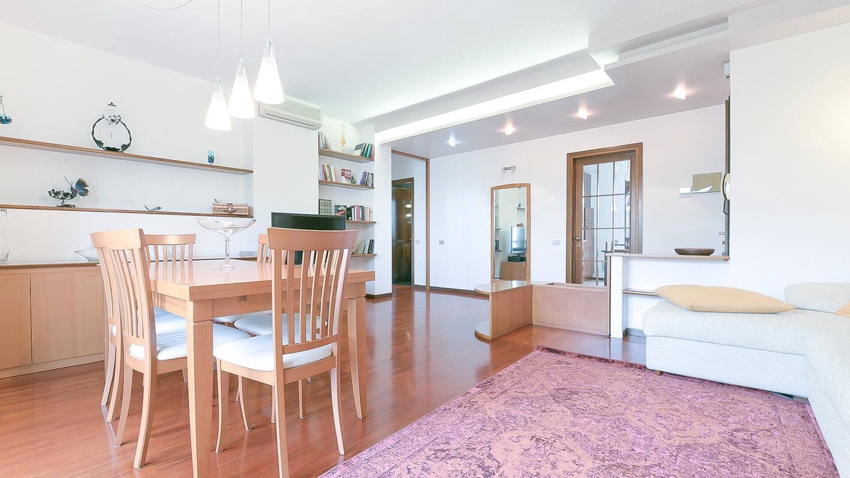 Favaro Veneto Apartment | Queen Home Paola - Three Bedroom Apartment, Sleeps 7