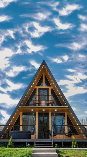 Armenia House | Queen House