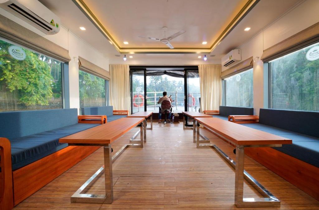 Kozhikode Boat Rental | Queen of Chaliyar - Luxury Houseboat Stay
