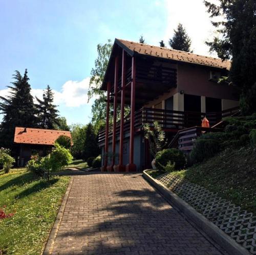 Aljmas House | Queen of Danube