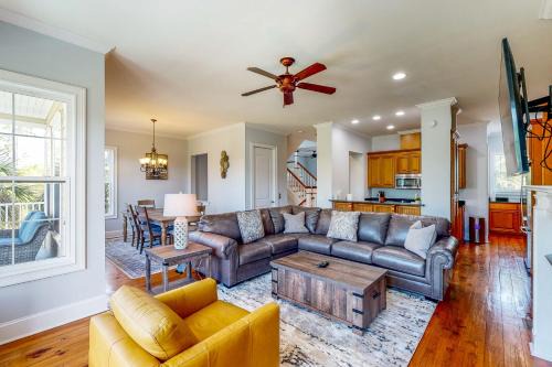 St. Marys House | Queen Palm Estate