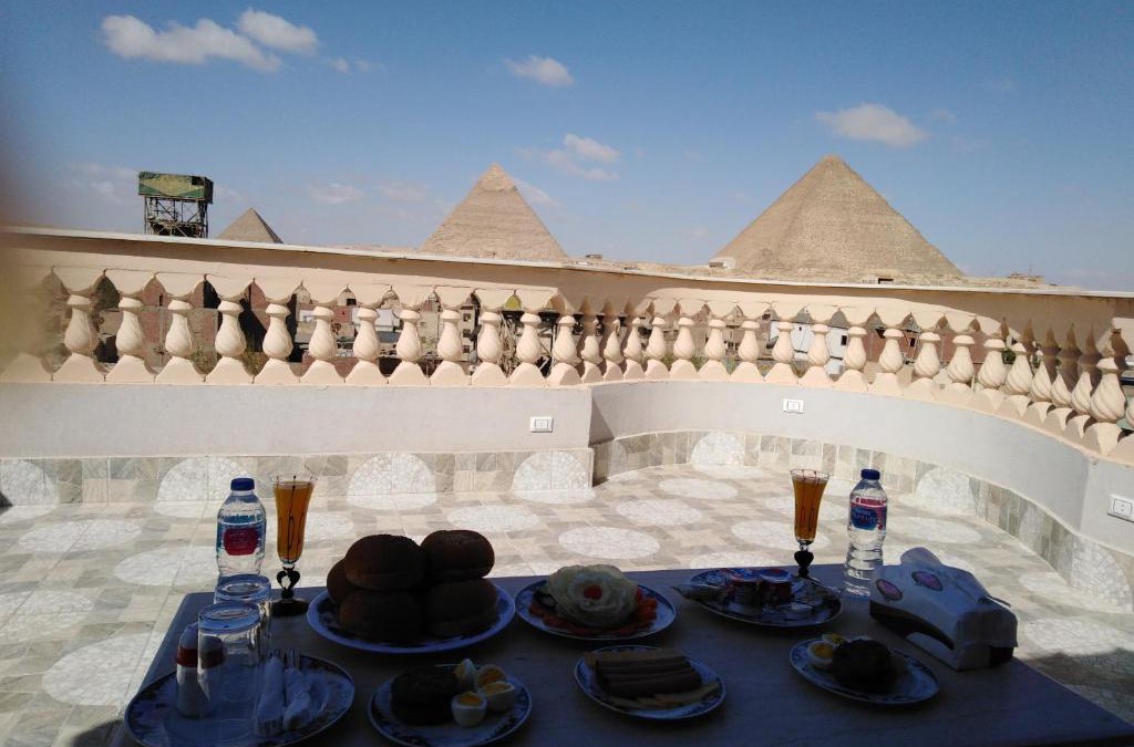 Giza Hotel | Queen Pyramids View Inn
