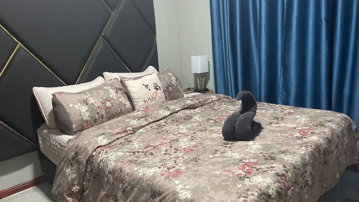 Paramaribo Apartment | Queen's Two Bedroom apartment with Pool View