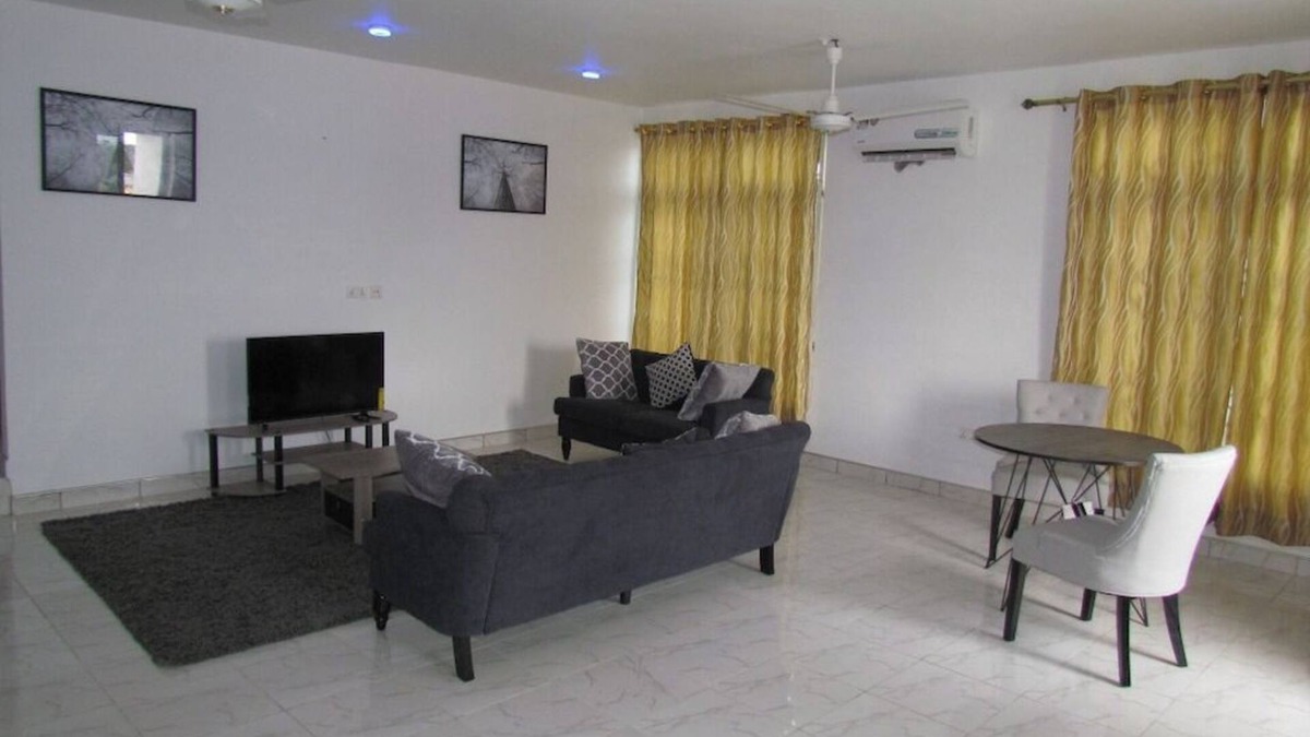 Taifa Apartment | Queen-sized 2 bedroom Apt near Accra @ Victoria Grand apartments