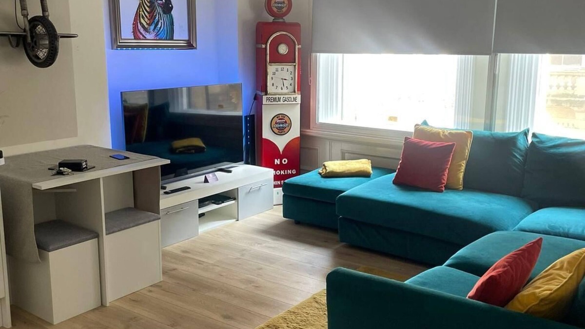 Newcastle-upon-Tyne Apartment | Queen Street Quayside Apartment: NE1 Grade 2 Listed