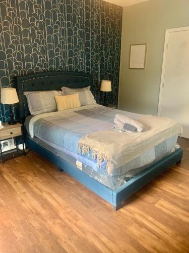 Morrow House | Queen Suite - Private Entrance - WiFi