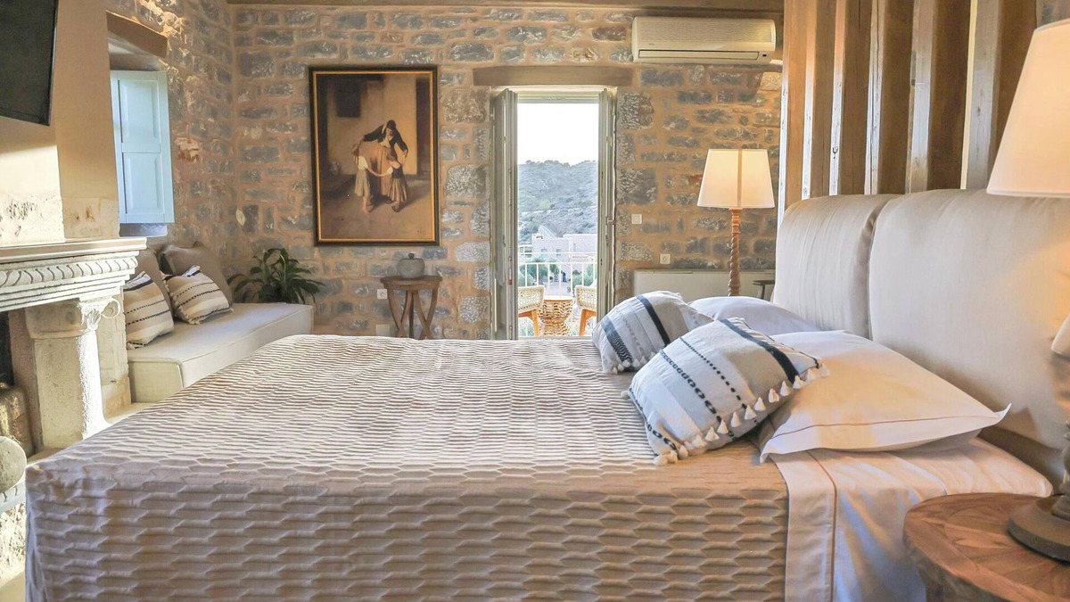 Itilo Hotel | Queen Suite with Panoramic Sea View | Akrolithi Guesthouse