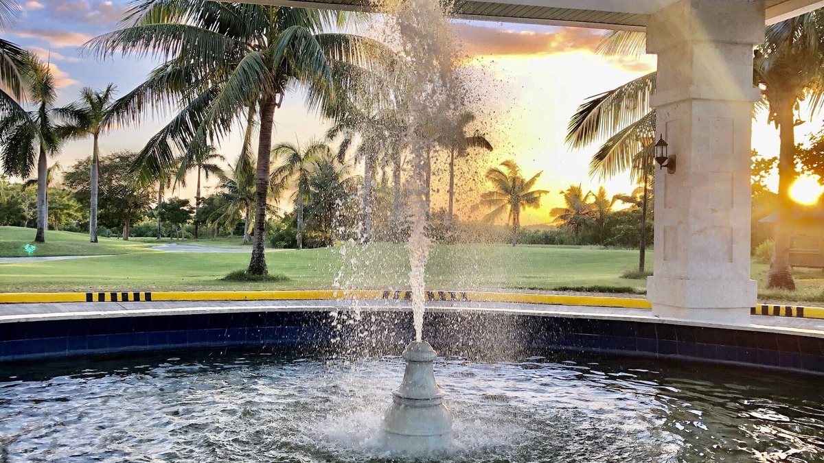 Medellin Hotel | Queens Island Golf and Village