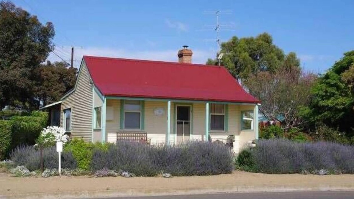 Kingscote Cottage | Queenscliffe Cottage - Olde world charm