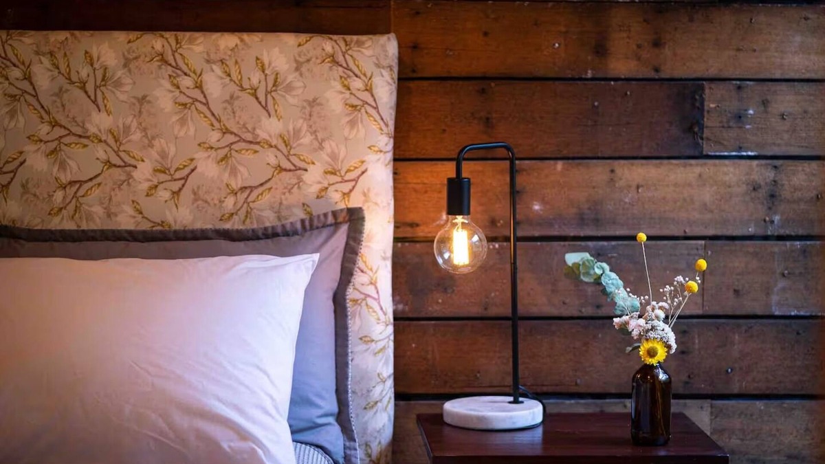 Queenstown Cottage | Quentin's Cottage - cosy restored miner's house-close to rainforest and trails!