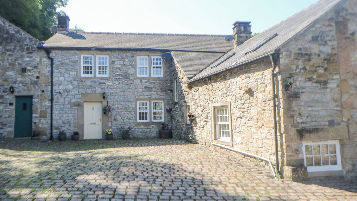 Stoney Middleton Cottage | QUERC, pet friendly, character holiday cottage in Stoney Middleton
