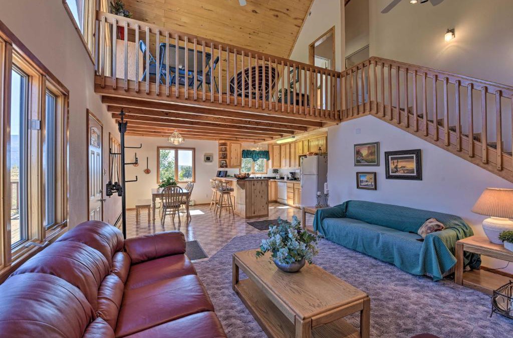 Jaroso House | Questa Home with Views - 13 Mi to Red River Skiing!