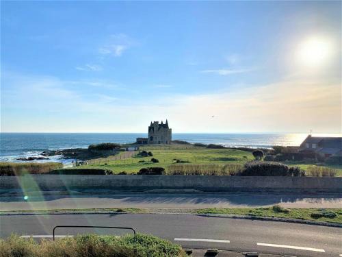 Quiberon Apartment | Quiberon - Studio 33m² proche centre avec parking et animaux acceptés - FR-1-478-96