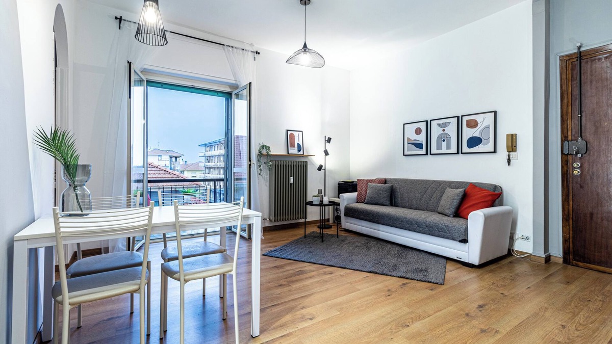 Santhia Apartment | Quick Home - Agatha - One Bedroom Apartment, Sleeps 3