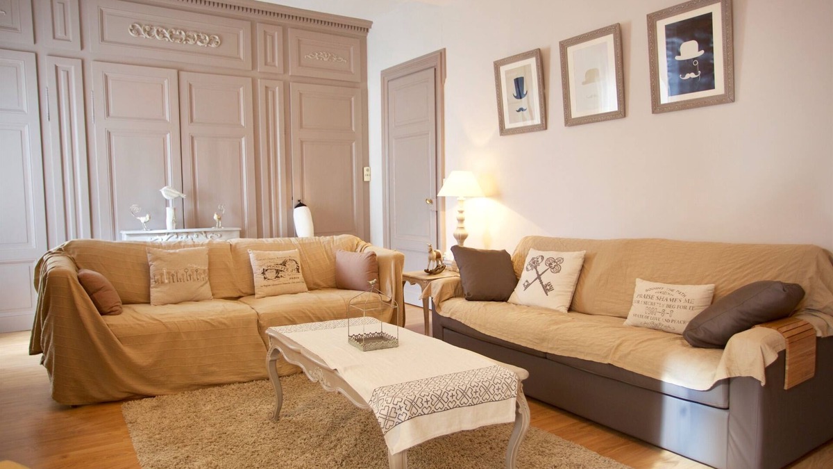 Bourg-de-Thizy Cottage | quidam - château de laforest