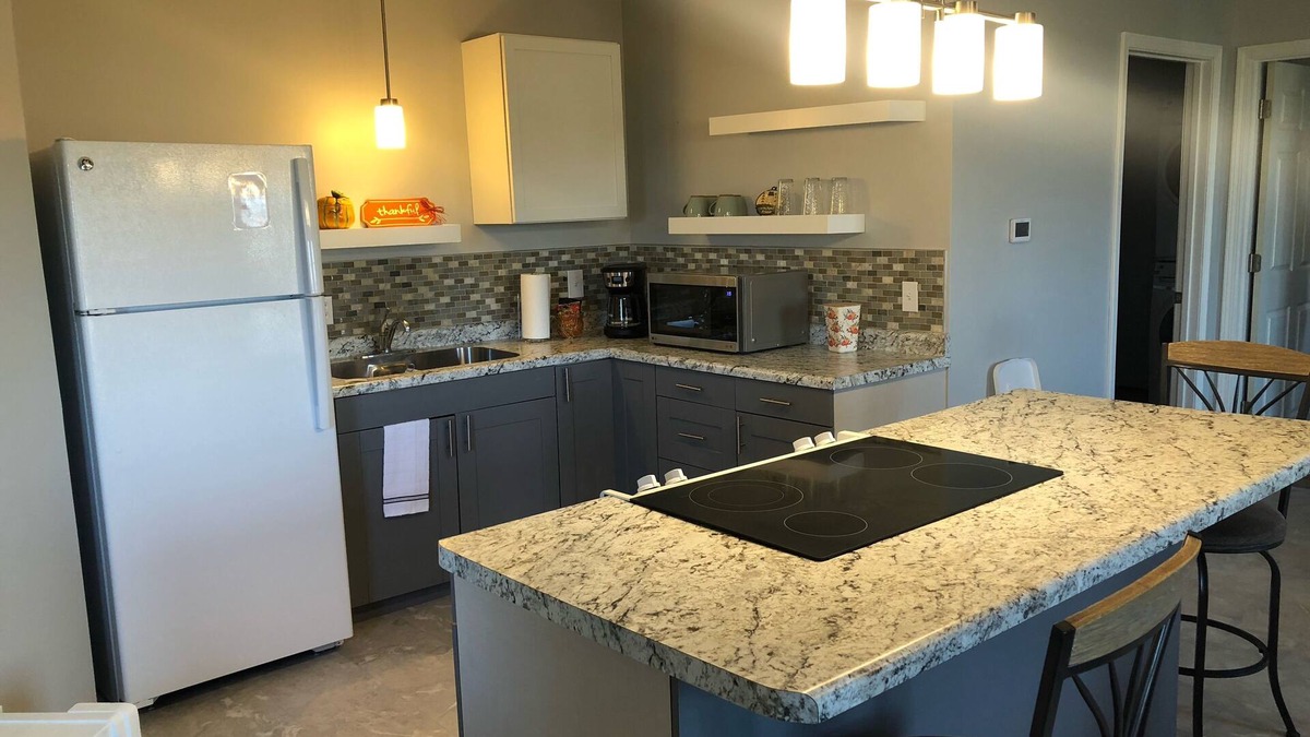 Dorchester Apartment | Quiet - 1 Bedroom Rental Unit on Main Level