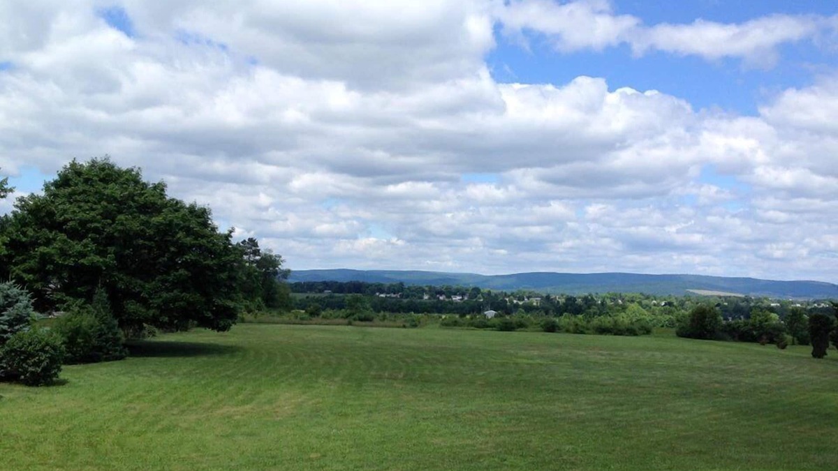 Gettysburg Apartment | Quiet 1-Bedroom Suite in the Country, 2 Mi. from Gettysburg Square.