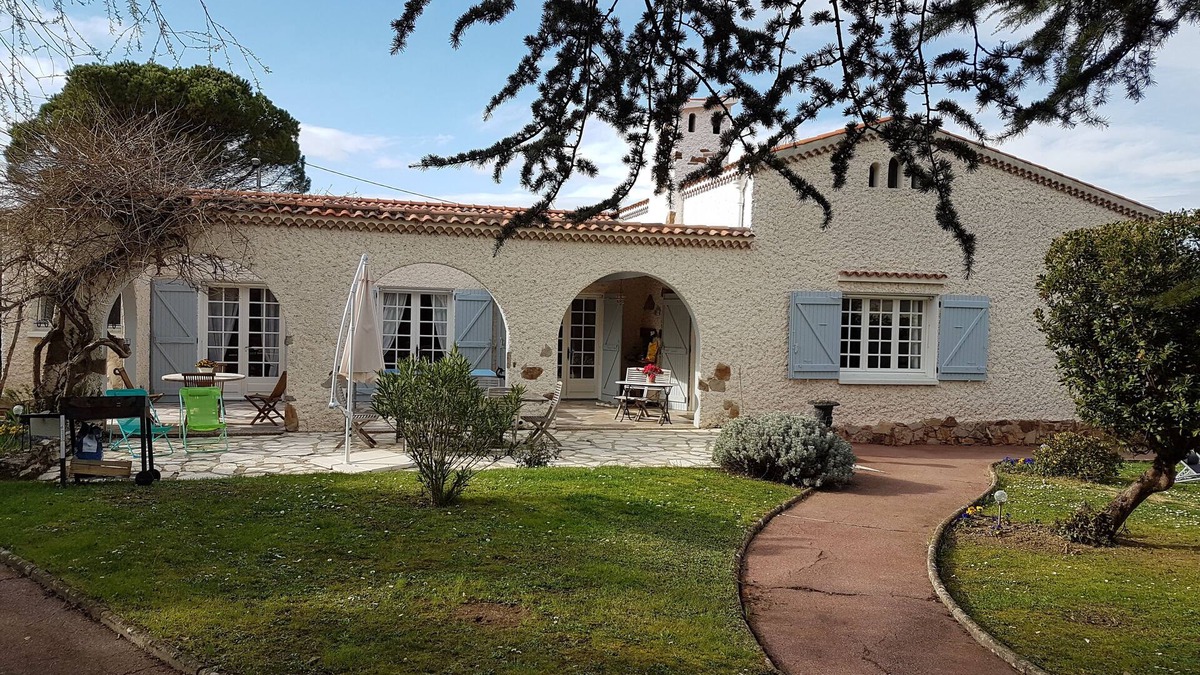 Castelmaurou House | Quiet 10 kms Toulouse villa on small park + swimming pool h-sol 8x5