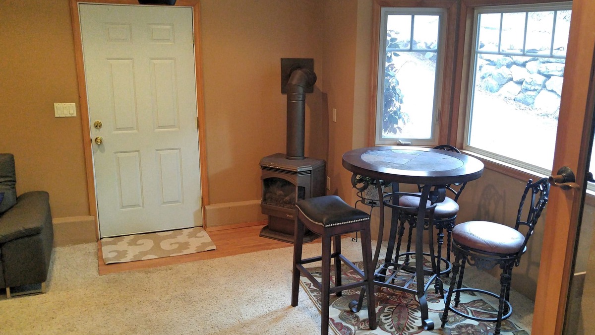 Inglewood House | Quiet 2-bedroom suite in a house with fully fenced backyard.