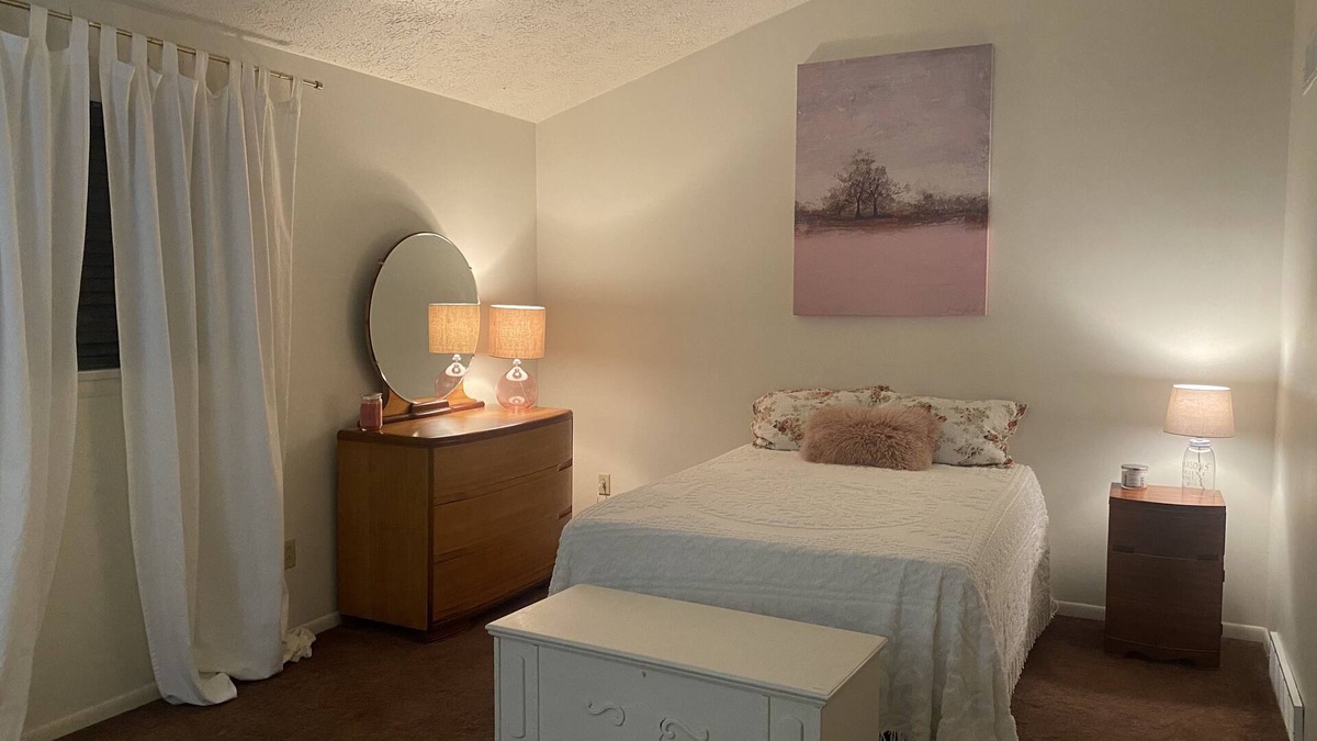 Aliquippa House | Quiet 2 BR with washer & dryer & back deck