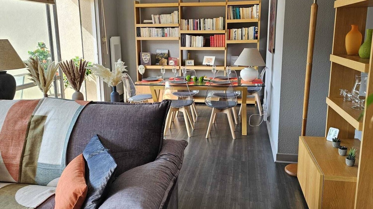 Aurillac Condo | Quiet 2B/1B Downtown Condo, Hills View, Bright, Spacious, Recently Remodeled