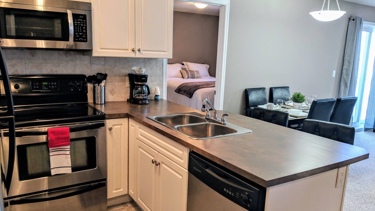 Stony Plain Condo | Quiet 2BR2Bath Close to Westview U/G Parking
