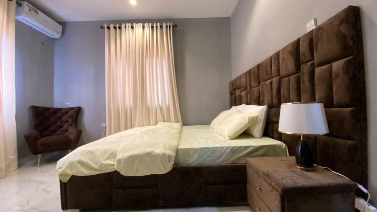 Abeokuta Apartment | Quiet 3 bedroom apartment located in laderin