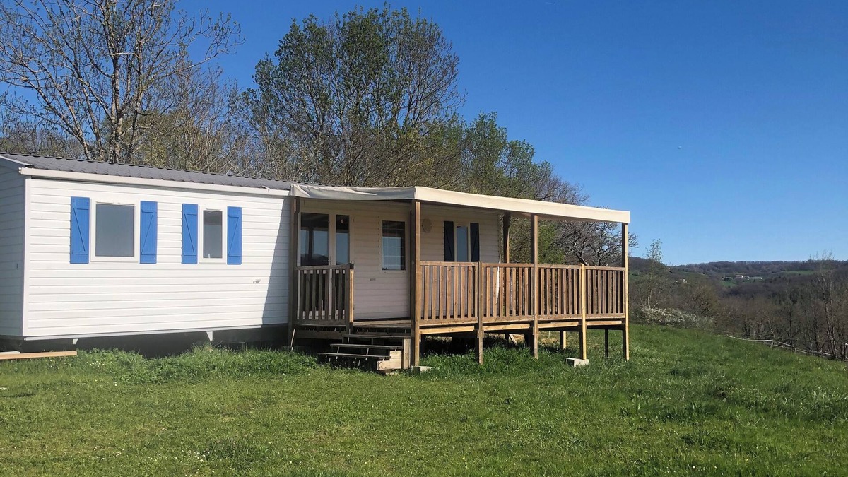Damiatte House | Quiet 3CH family mobile home in the countryside with view of horses