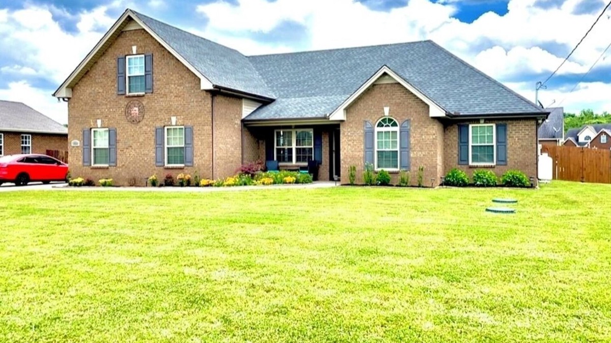Murfreesboro House | Quiet 4 bedroom villa with tons of space