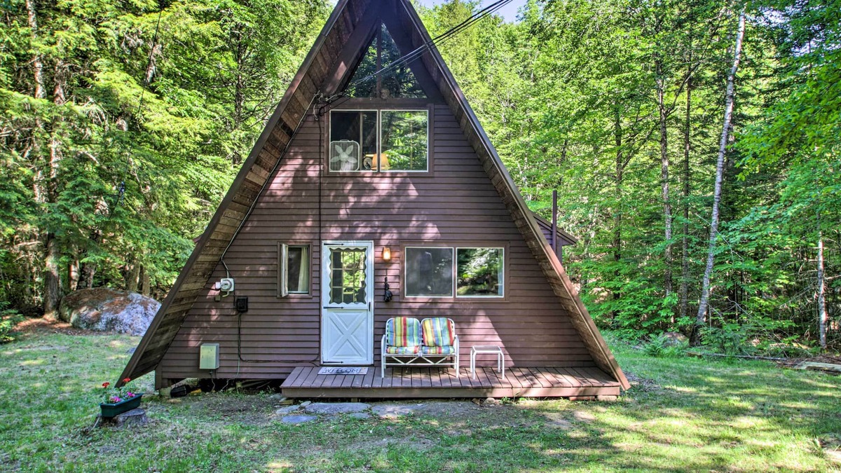 Rumney Cabin | Quiet A-Frame Cabin on Creek with Private Deck!