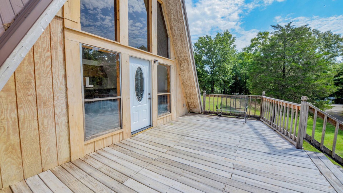 Tuscaloosa House | Quiet A-frame retreat