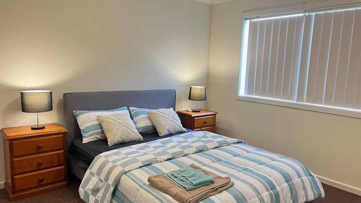 Melton South House | Quiet Abode with convenience. 3 Large bedrooms, whole house.