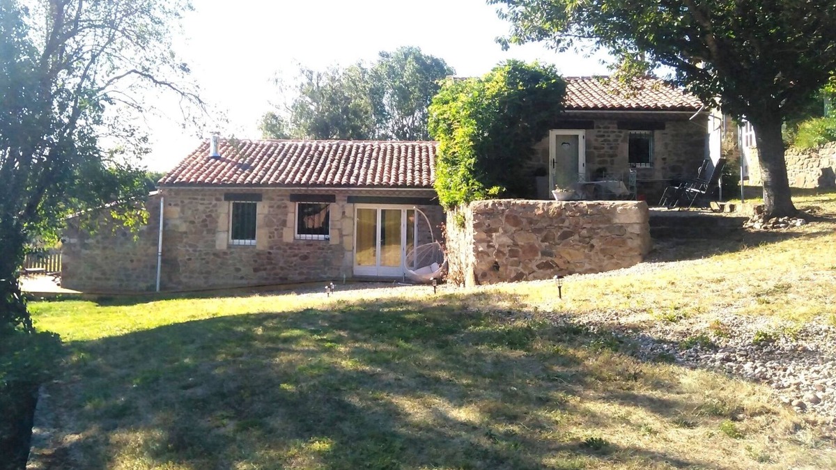 Vernet-la-Varenne Cottage | Quiet, adjoining gîtes with unobstructed views.