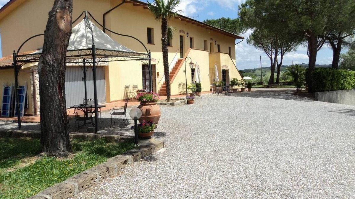 Lari Apartment | Quiet and beautiful holiday complex in Tuscany, pool,Wi-Fi,p4