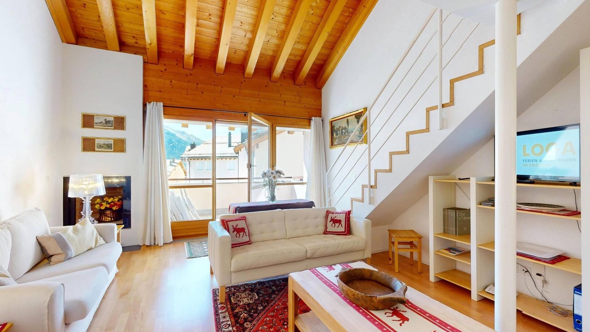 Silvaplana Apartment | Quiet and bright 3½-roomed and two-storeyed apartment, 107m2, facing southwest w