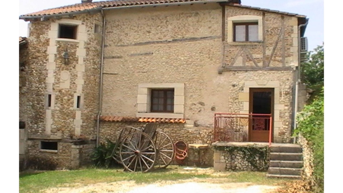 Grignols Cottage | Quiet and close to tourist sites in the Perigord