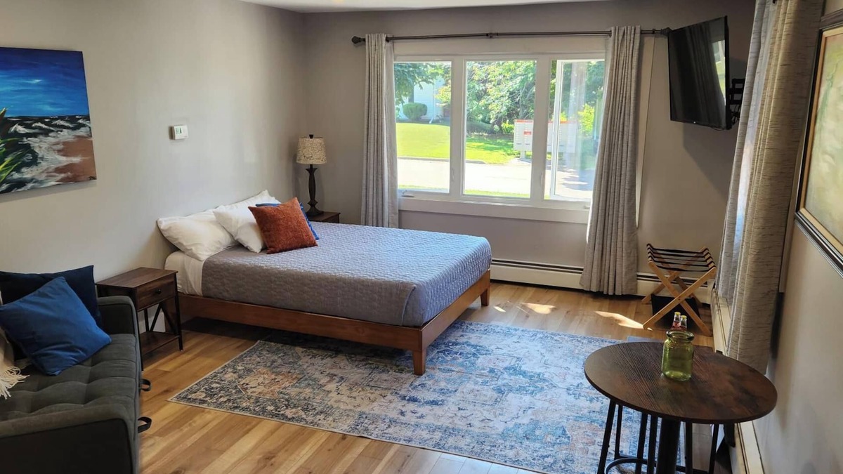 Charlottetown Bed & Breakfast | Quiet and comfortable minutes to downtown