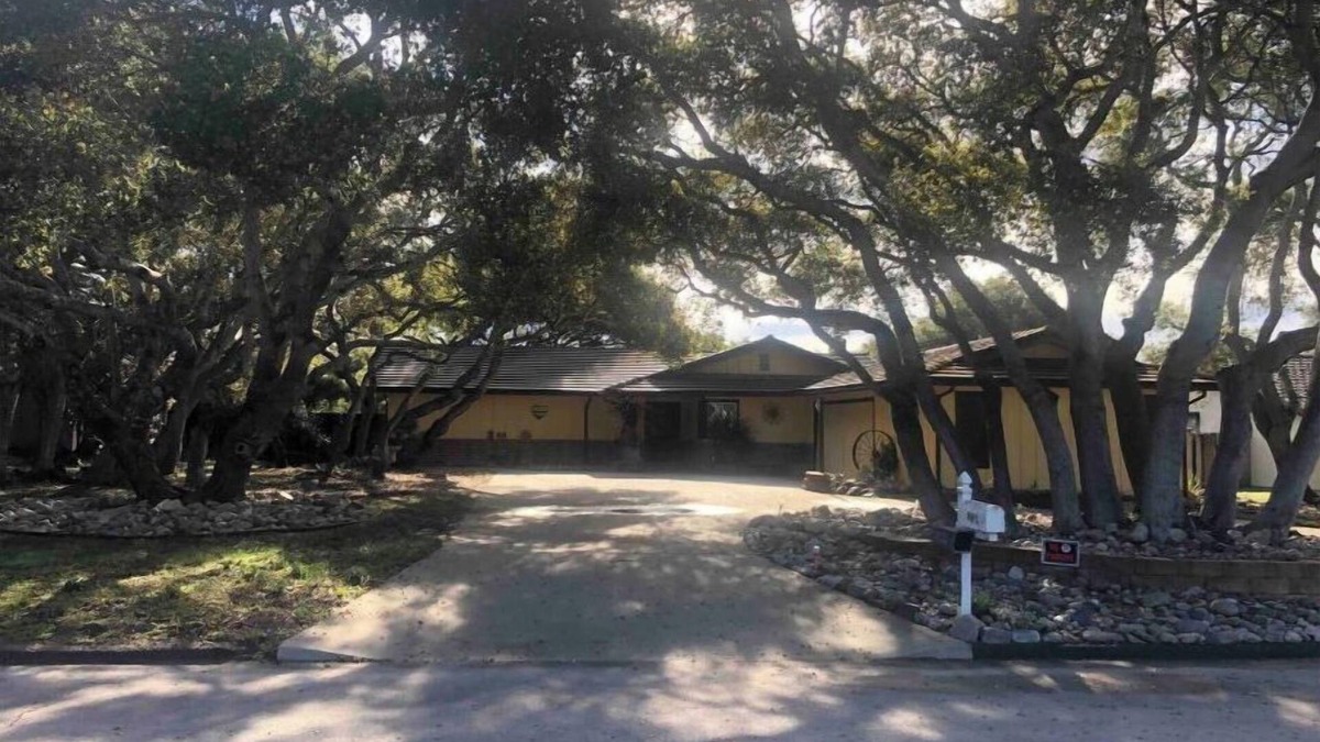 Mission Hills House | Quiet and comfortable 3 bed room 2 bath home in a great neighborhood