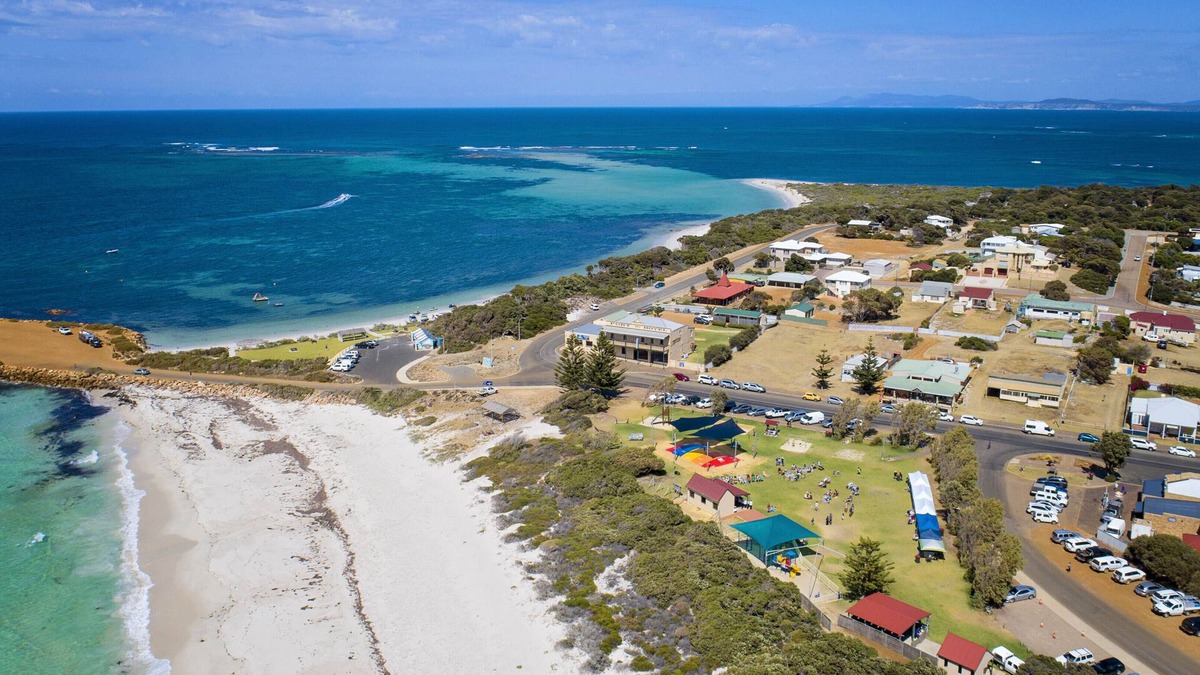 Hopetoun Ski Chalet | Quiet and comfortable chalet in the heart of town.