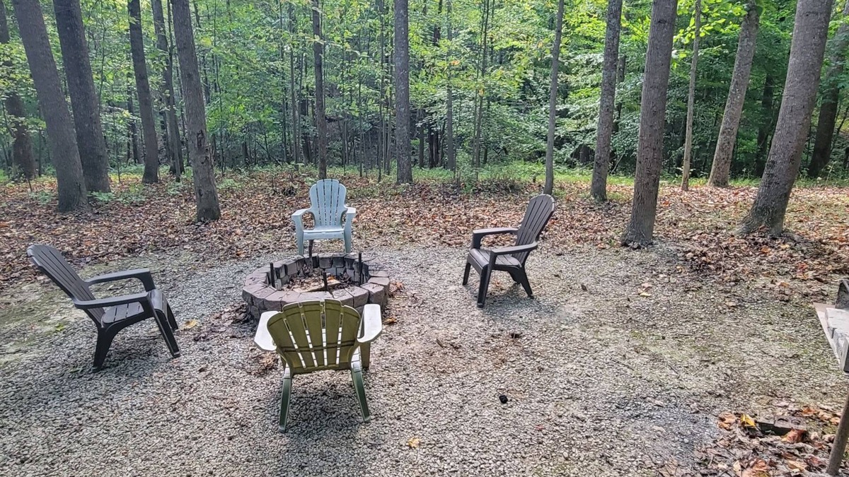 Mauckport Cabin | Quiet and Cozy Cabin in the woods!