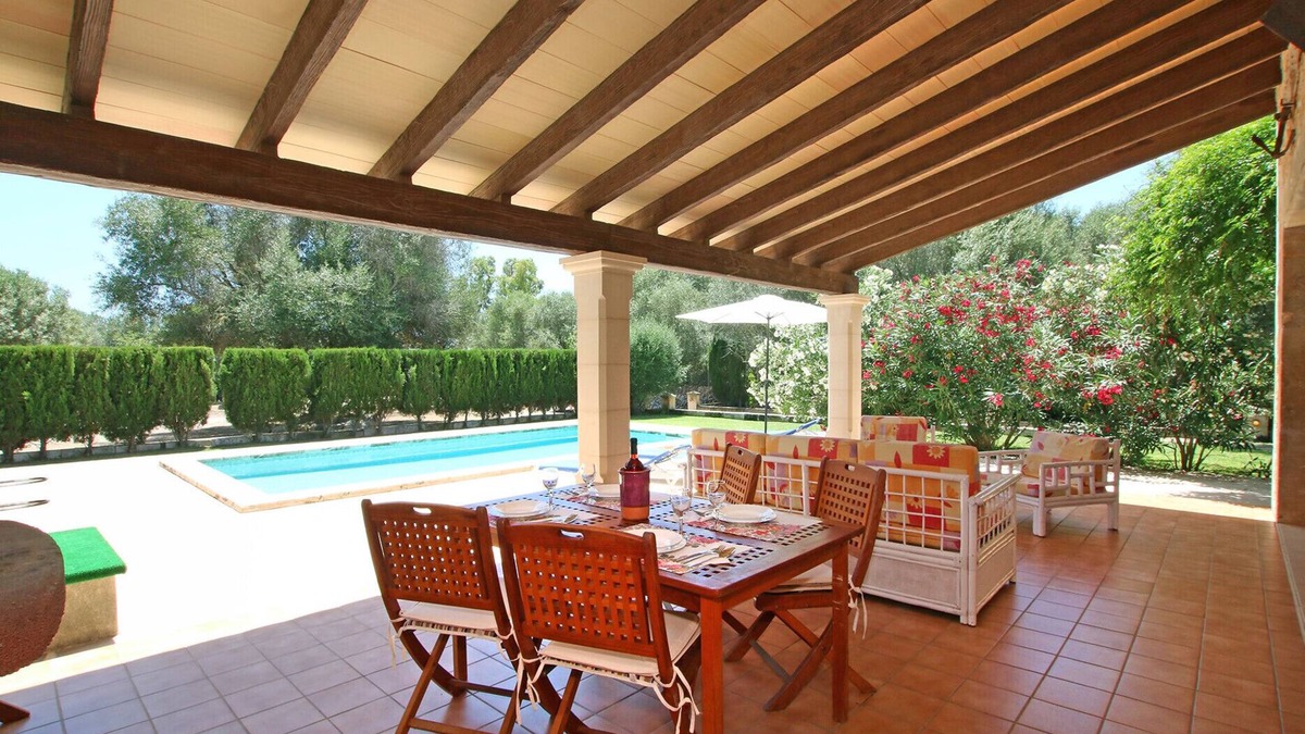 Santanyi Villa | Quiet and cozy finca in the middle of Santanyi with pool and garden Ca Na Barbara