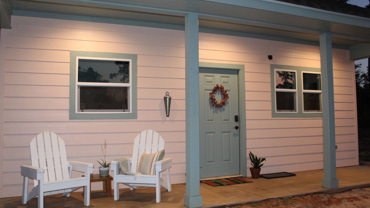 Minden Cottage | Quiet and Cozy Off-Grid Cottage
